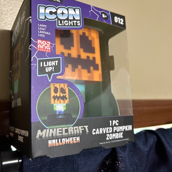 Minecraft light up carved pumpkin NIB!!! - Picture 1 of 2